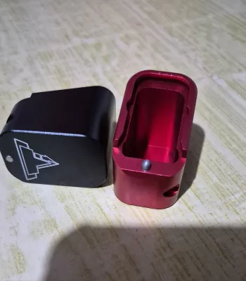 Magazine extension/Basepad for glock with LOGO with spring