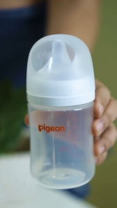 Pigeon Official - New and Improved Wide Neck PP Feeding Bottle 160ml 1pc Slow Flow for 0+ Months Babies Anti Colic No Nipple Confusion AVS System Latch On Line BPA Free Ultra Soft Flexible Nipples Japan No. 1 Brand