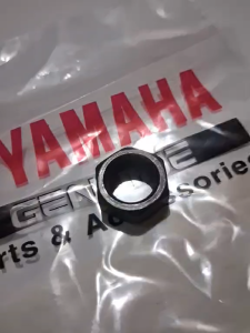 MIOI125 / M3 CLUTCH BELL NUT 90170-12802 YAMAHA