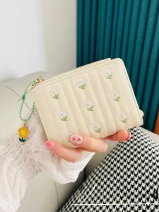 Delicate Miniature Womens Wallet Integrated Zipper Multi-Card Slot Leather Purse Fresh Style Student Fashion Accessory