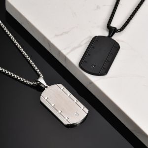 สร้อยคอจี้สเตนเลสทรงเรขาคณิตของผู้ชาย Kemstone พร้อมอัญมณีทรงลูกบาศก์สีเงินและสีดำ