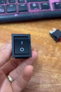 Công tắc 4 chân mô tơ vắt sổ KCD4 và 1 kim KCD1 lắp máy may công nghiệp (giá 1 cái)