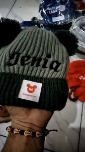 Kupluk Rajut Bayi Pompom Mickey Free Bordir Nama Laki Laki Perempuan