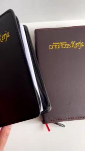 Buku Notes Catatan Agenda Kerja Deluxe Agenda Prioritas Kerja Resleting (195 cm x 12 cm Isi 190 Halaman)