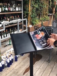 DT82-14 แท่นเหล็กวางเมนู ก10-2 หน้าร้านอาหาร เมนูสูตร ขาตั้งจอแสดงผล สูตรพลิกหน้า หลวม ยืนพื้น ข้อมูลสัญญา ประกาศ ป้ายโฆษณา เพื่อช่วยดึงดูดลูกค้า แท่นวางเมนู แท่นวางเมนูอาหาร - Lazada