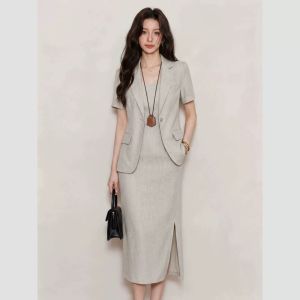 QFN | Đồ Công Sở Mùa Hè Phong Cách Chín Hột Đậu Áo Blazer và Chân Váy Midi