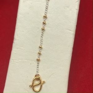 สร้อยข้อมือสองกษัตริย์ลายไข่ปลาจิ๋วคั่น 3 เม็ด ห้อยกระพรวน ความยาว 6.5 นิ้ว ชุบ 2K ใส่ได้ทุกโอกาส งานสวย พร้อมส่ง