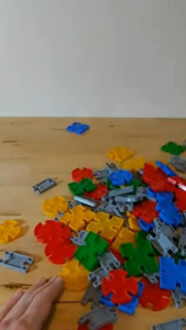 Interlocking building blocks free assembling DIY bricks set mainan edukasi montessori balok puzzle