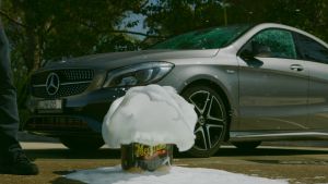 Meguiars Ultimate Wash & Wax: Shampoo Cuci Mobil USA