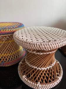 เก้าอี้ เก้าอี้หวาย เก้าอี้นั่ง เก้าอี้ไม้เตี้ย เก้าอี้สานมือ 9 นิ้ว คละสี สินค้าผู้สูงอายุ