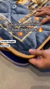 Sajadah Tebal Lembut Embos Dengan Bahan Dilapisi Busa Serat Ukuran 110x70 CM