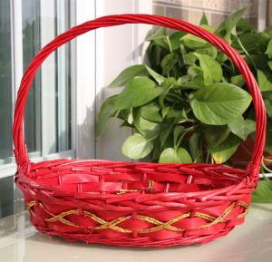 Handcrafted Willow Woven Fruit Basket Egg Basket Harvesting Basket Small Basket Portable Gift Basket Storage Organizer