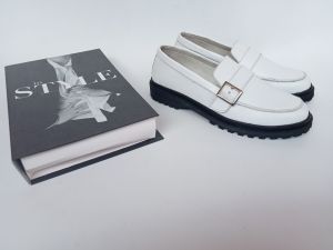 sepatu wanita docmart terbaru