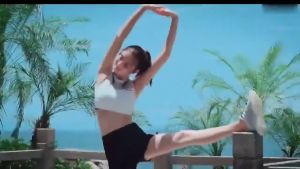 หูฟังบลูทูธ หูฟังไร้สายพร้อมไมโครโฟน 9D หูฟังอินเอียร์เบสสเตอริโฟน หูฟังกีฬาพร้อมแม่เหล็ก หูฟังตัดเสียงรบกวนพร้อมแบตเตอรี่: หุ้นไฮไฟ 9D ซึ่งเป็นชุดหูฟังบลูทูธแบบคล้องคอพร้อมไมค์ หรือสัมผัสใหม่ๆ หมายความว่า ไม่ต้องมีเครื่อ