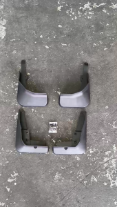 SEAL 5 MUDGUARD 2024 - 2026 OEM WITH SCREWS / MUD SPLASH GUARD