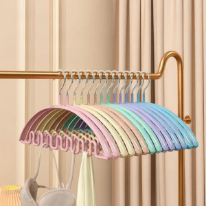 Multi-functional Luxe Wave Hangers for Underwear
