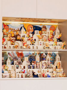 Creative DIY Lighted Display Shelf For Collectibles