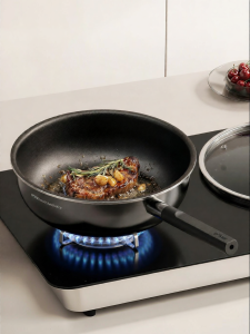 DUMIK | Titanium No-Coating Non-Stick Flat Pan