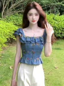 เสื้อเชิ้ตคอเหลี่ยมแขนกุดทรงเข้ารูปสไตล์ฝรั่งเศส ปักลายดอกไม้ แขนสั้น ทรงเข้ารูป ฤดูร้อน 2025 เสื้อเชิ้ตผู้หญิงใหม่