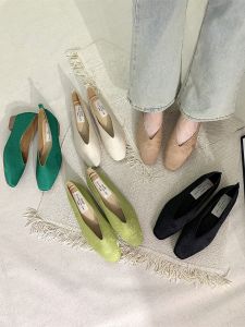 Retro Chinese Style Flat Bottom Single Shoes Womens New 2025 Soft Satin Surface Embroidery Grandmother Shoes Thick Heel