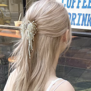 Elegant Pearl Tassel Hair Clip Womens Half Updo Shark Bite Clip Stylish Hair Accessories Korean Fashion Fresh Outlined