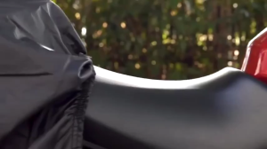 🏍️กันน้ำ 3 ชั้น🏍️ ผ้าคลุมรถมอเตอร์ไซค์ ผ้าคลุมรถจักรยาน พกพาสะดวก ข้น ผ้าคลุมมอเตอร์ไซค์ ที่คลุมรถมอเตอร์ กันฝุ่น กันแดดพร้อมรูล็อคกุญแจ ป้องกันรอยขีดข่วน คุ้มครองรอบด้าน