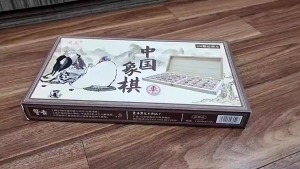 Bộ Cờ Tướng Bằng Gỗ Bạch Dương - Kèm Bàn. Kích thước 36 * 39cm. Cờ Tướng 1 Mặt