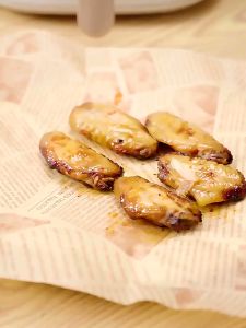 100pcs Cowhide Wax Paper Restaurant Specific Cooking Oilpaper Kitchen Sandwich Bread Cake Baking Packaging Paper Food Grade Oil Absorbing Plate Pad Snack Fried Food High Temperature Resistance Disposable Oven Papers
