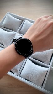 ĐỒNG HỒ THÔNG MINH - TÍCH HƠP TAI NGHE BLUETOOTH ĐỘC LẬP - FULL THÔNG BÁO - MÀN NÉT - PIN KHOẺ - RẤT TIỆN LỢI