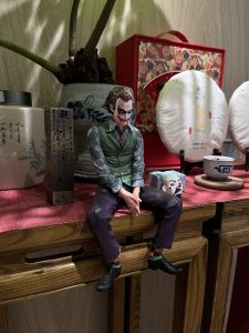Đồ Chơi DC Comics Heath Ledger Joker Đồ Trang Trí Xe Đồ Chơi Sưu Tầm Hình Người Lính Ngồi Trang Trí Nhà Quà Tặng