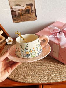 Bộ Cốc và Dĩa Đựng Cafe Sáng Tạo Sang Trọng bằng Gốm