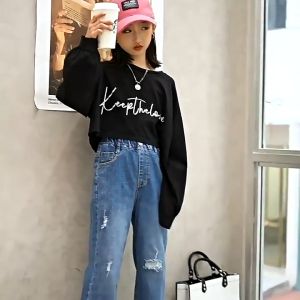 👖กางเกงยีนส์สำหรับสาว ๆ ฤดูใบไม้ผลิและฤดูใบไม้ร่วงใหม่ เด็กเสื้อผ้าเด็กหญิงหลวม ๆ เด็กสบาย ๆ กางเกงขายาวสำหรับสาว 【Alices Wonderland】