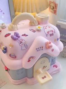 คล้ายกระท่อมเก็บของลูกระหว่างหลายสี น่ารัก น่าหยิก ดี และการปฏิบัติ สำหรับบ้านเงินเงินธนาคาร