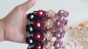 SG Daisy Flower Braided Phone Strap – Handmade Phone Chain with Lanyard Pad