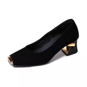 #621 Retro Gamuza gold metal square toe heels