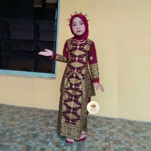 Baju Couple Songket Naga Bintang Maroon - Pakaian Wanita > Baju Couple & Family