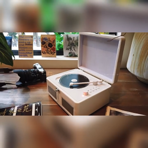 Middix Loa Bluetooth di động KPOP retro CD/DVD có pin và loa tích hợp có thể kết nối với TV.
