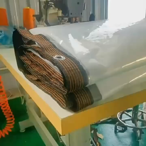 ผ้ายางใสกันฝน พลาสติกใส PVC หนา กันน้ำ 100% หนา ฉนวนกันความร้อน กันลม ผ้าใบพลาสติก แบบใส ผ้าใบใส ผ้าใบอเนกประสงค์ ขนาด 2x2 หลา 3x4 เมตร สำหรับ ผู้ชาย