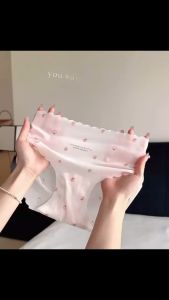 CS ผ้าไหมน้ำแข็งไม่มีรอยต่อรูปแบบสตรอเบอร์รี่หญิงสาวกางเกงฤดูร้อนผู้หญิงบางกางเกงสามเหลี่ยม nk117 รองเท้าผู้หญิง เสื้อกันหนาว