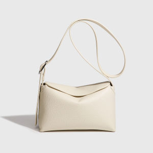 New Pillow Shaped Crossbody Bag Womens High-End Casual Versatile French Underarm Light White Leather Fashion Trend Bag