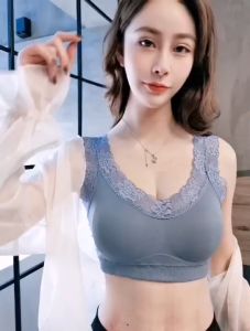 Yooyi Bra Wanita V-Neck Aksen Renda Bunga BH Sport Pad Busa Perempuan Tanpa Kawat Olahraga 020