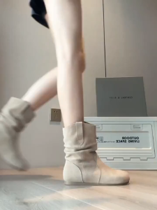 พร้อมส่งจากไทย รองเท้าบูทสั้นลำลองผู้หญิง นุ่มและระบายอากาศ รองเท้าบูทข้อสั้นแฟชั่น ขนาด 36-40 น้ำหนักเบาใส่สบาย