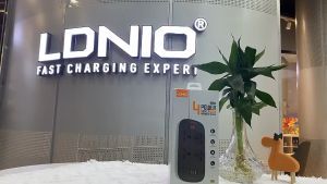 ORIGINAL LDNIO 4 USB + 4 SOCKET MULTI CHARGING & 3A FAST CHARGING 2 METER FAMILY HOME CHARGER TRAVEL EXTENSION 2M WIRE CHARGER