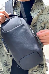 Techdoo New Arrival Tas Selempang Multifungsi USB Charger Tas Slempang Kulit Pria Tas Bahu Selempang Cowok Sling Bag Waterproof Casual Trendy TS729