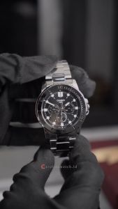 Jam Tangan Pria Casio MTP-VD300D-1E Analog Black Dial Stainlees Steel Band