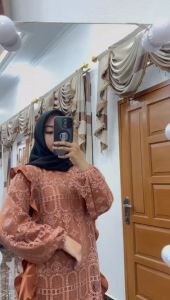 Dress model terbaru paduan bahan crinkle mix brukar 2 layar /dress wanita dewasa muslimah indonesia /dress bandung