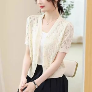 เสื้อคลุมไหล่ผ้าถักวิสคอสแขนสั้นแมทช์ลุคง่ายสำหรับฤดูร้อนเสื้อคลุมฉลุลายแบบบางสไตล์เกาหลีเสื้อคาร์ดิแกนกันแดดสำหรับผู้หญิงเสื้อตัวนอก