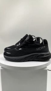 รองเท้าผ้าใบHo--Ka สีดำล้วน ทรงสวย ราคาถูก รุ่นยอดฮิต ติดเทรนตลอดกาล สินค้าพร้อมส่ง