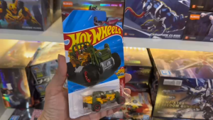 Mô Hình Xe Hot Wheels Mountain Mauler - Case J Tỷ Lệ 1:64
