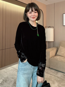 Áo Thun Cổ Tròn Rộng Rãi Bằng Vải Nhung Màu Đen Cho Nữ Mùa Thu Mới Phong Cách Trung Hoa Cổ Điển Cỡ Lớn